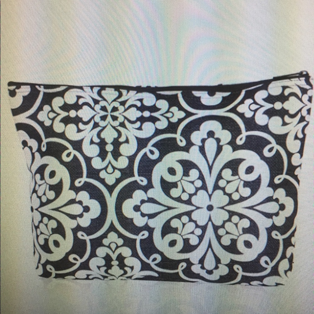 Thirty one gifts zipper pouch